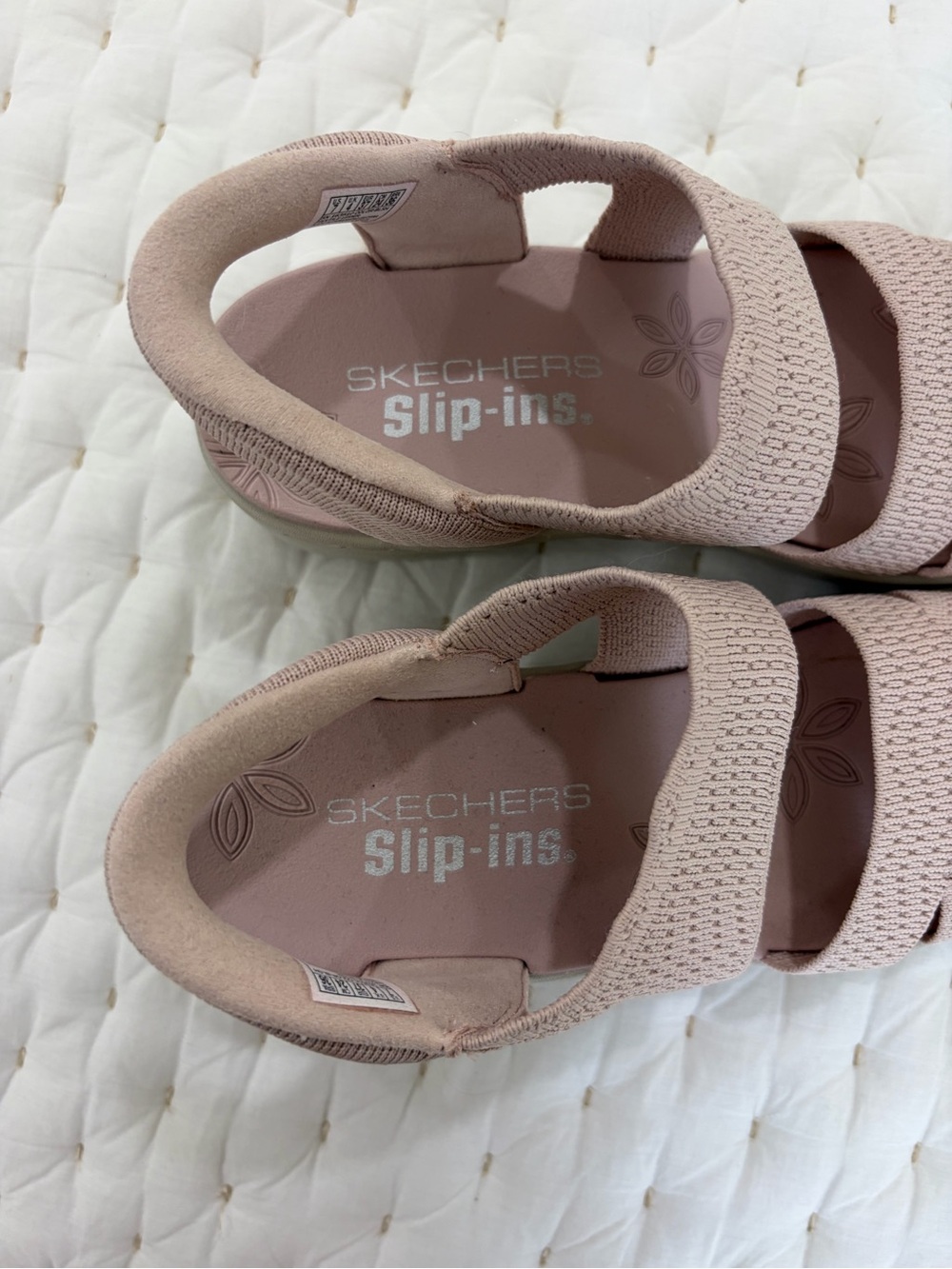 Skechers pink Blush slip on knit Sandals size 7 - Picture 9 of 11